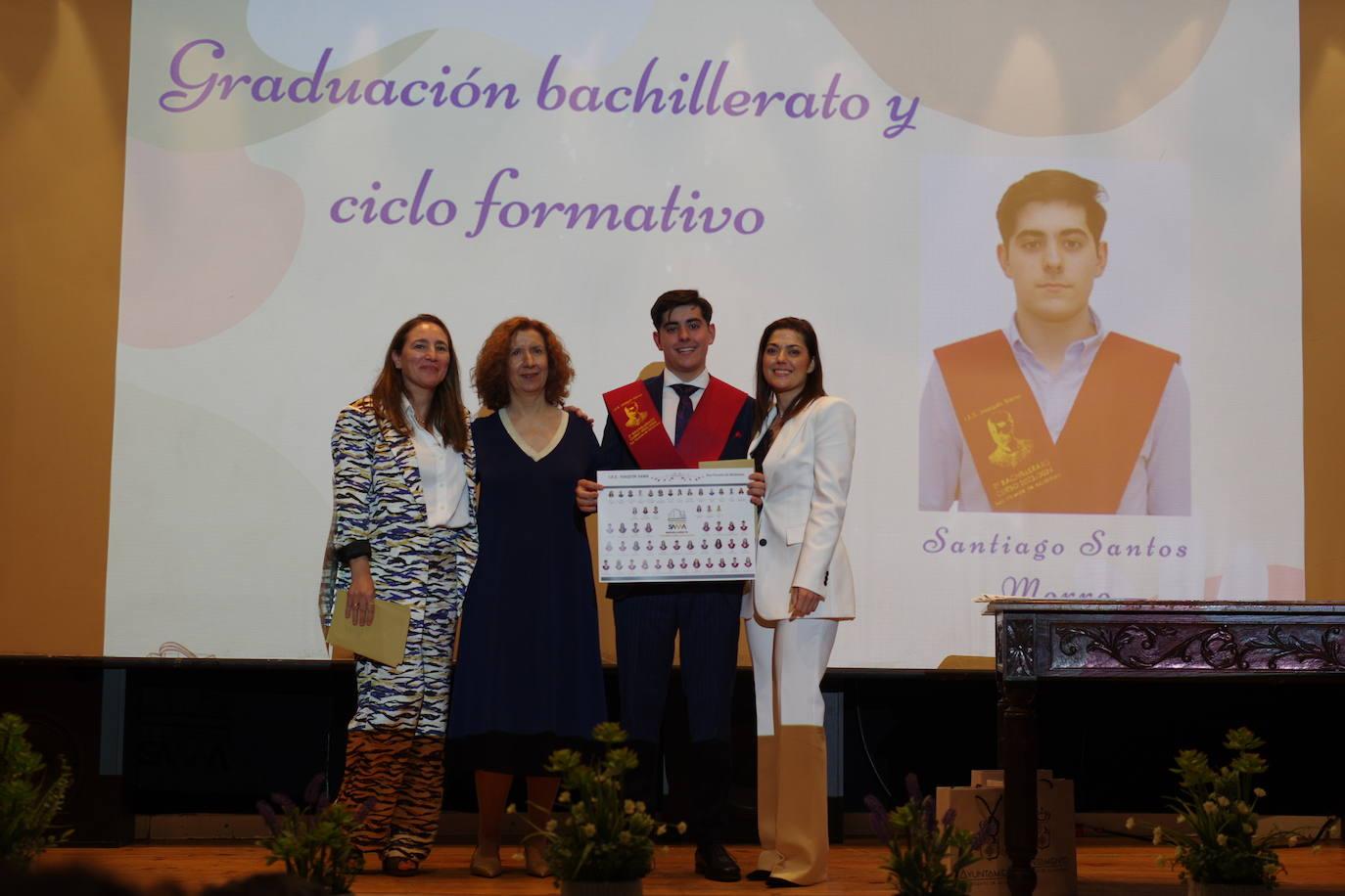 Graduados los alumnos de bachillerato y ciclo del instituto Joaquín Sama (II)