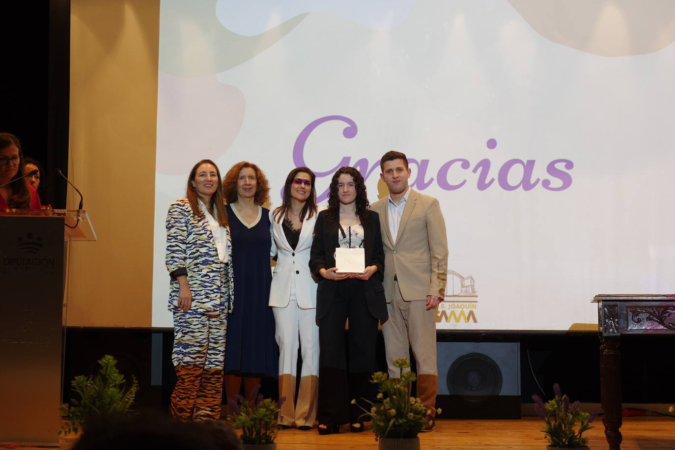 Graduados los alumnos de bachillerato y ciclo del instituto Joaquín Sama