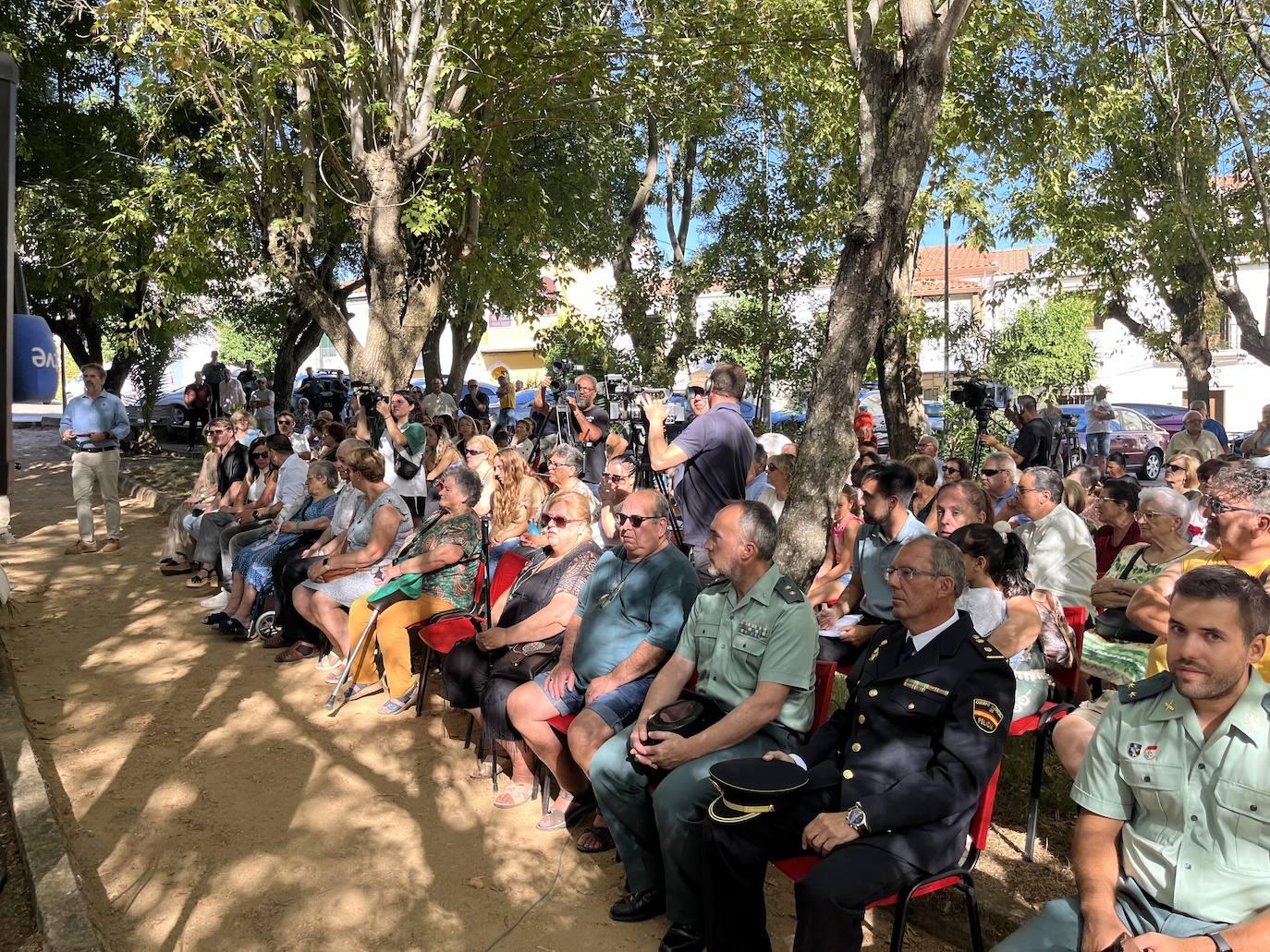 Imágenes del acto celebrado en memoria de José María Piris (II)