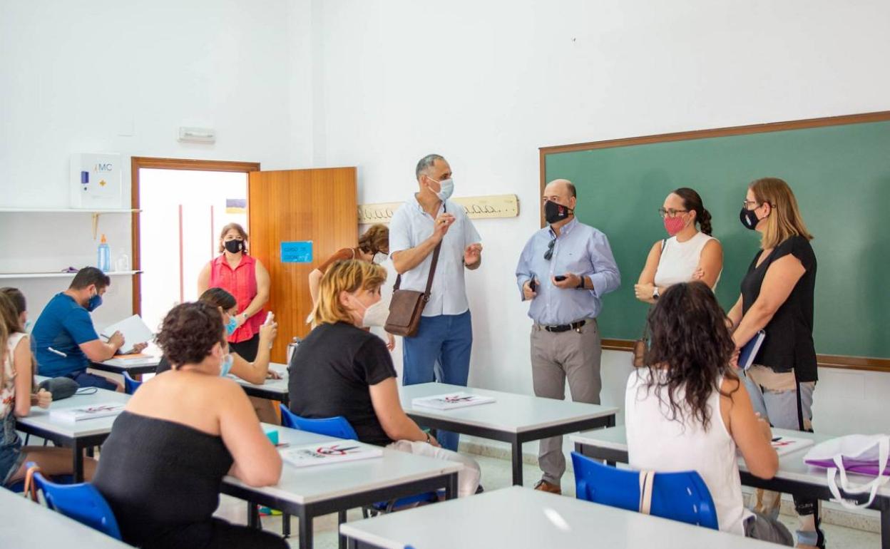 Calamonte inaugura el curso de formación en atención sociosanitaria a dependientes