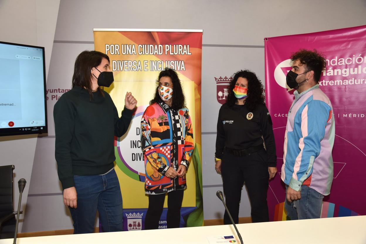 Presentación de los talleres en el Ayuntamiento. 