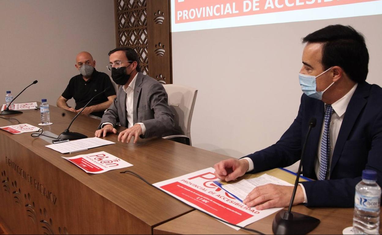 La Diputación de Badajoz invierte 1,1 millones para hacer más accesibles los municipios de la provincia