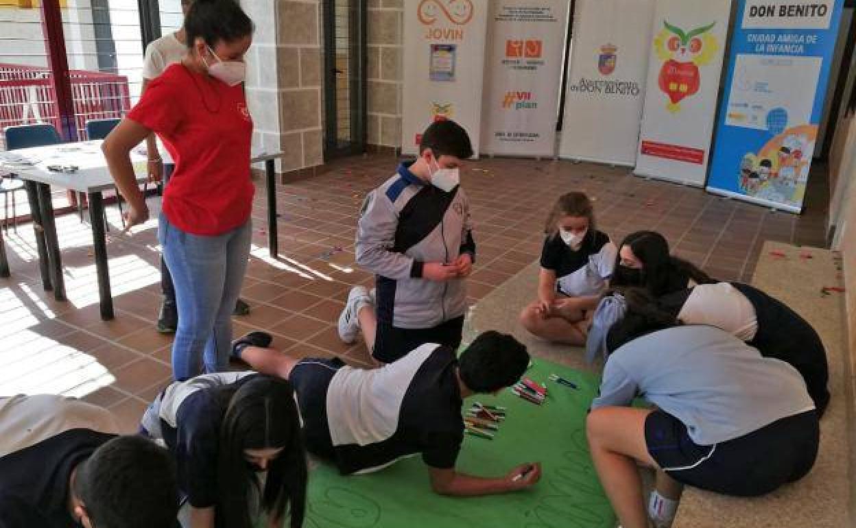 Alumnado del Sagrado Corazón durante el desarrollo de la actividad.. 