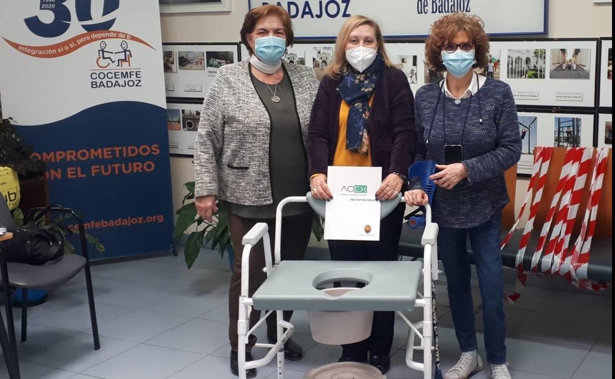 Aoex incorpora una nueva silla de aseo para grandes dependientes