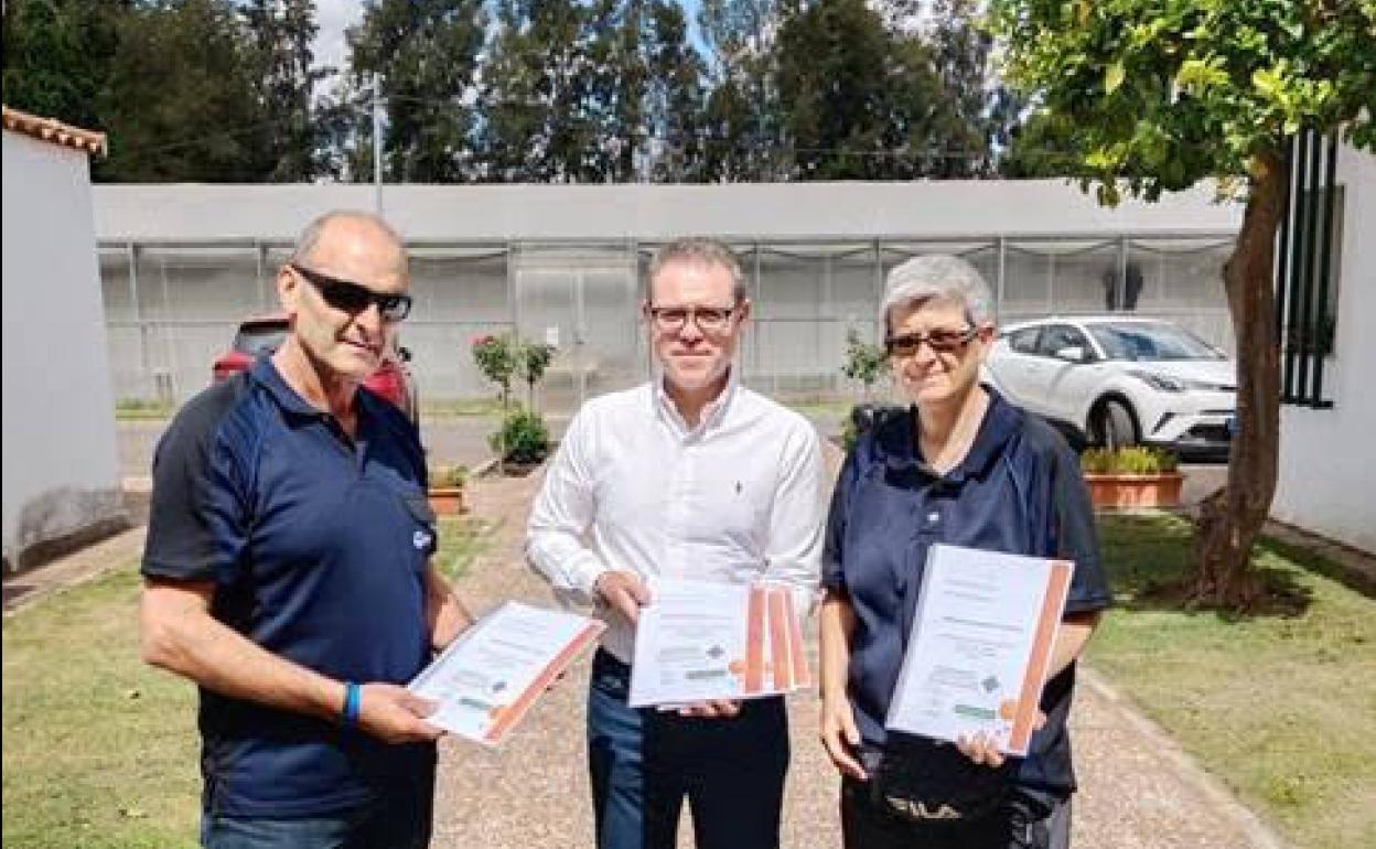 Antonio Delgado, José Luis Sánchez y María de los Ángeles González. 
