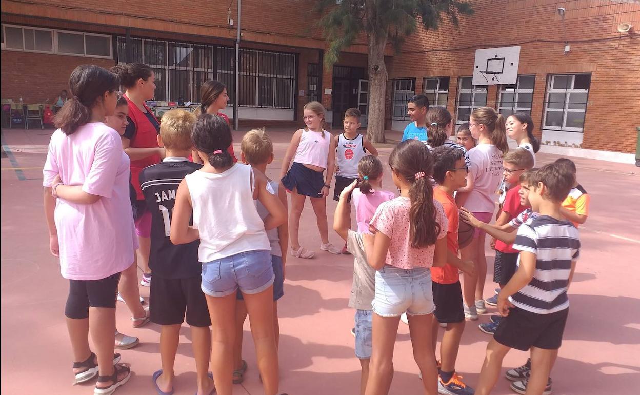 Pequeños que han participado en el Espacio Saludable de Fuente del Maestre este verano 