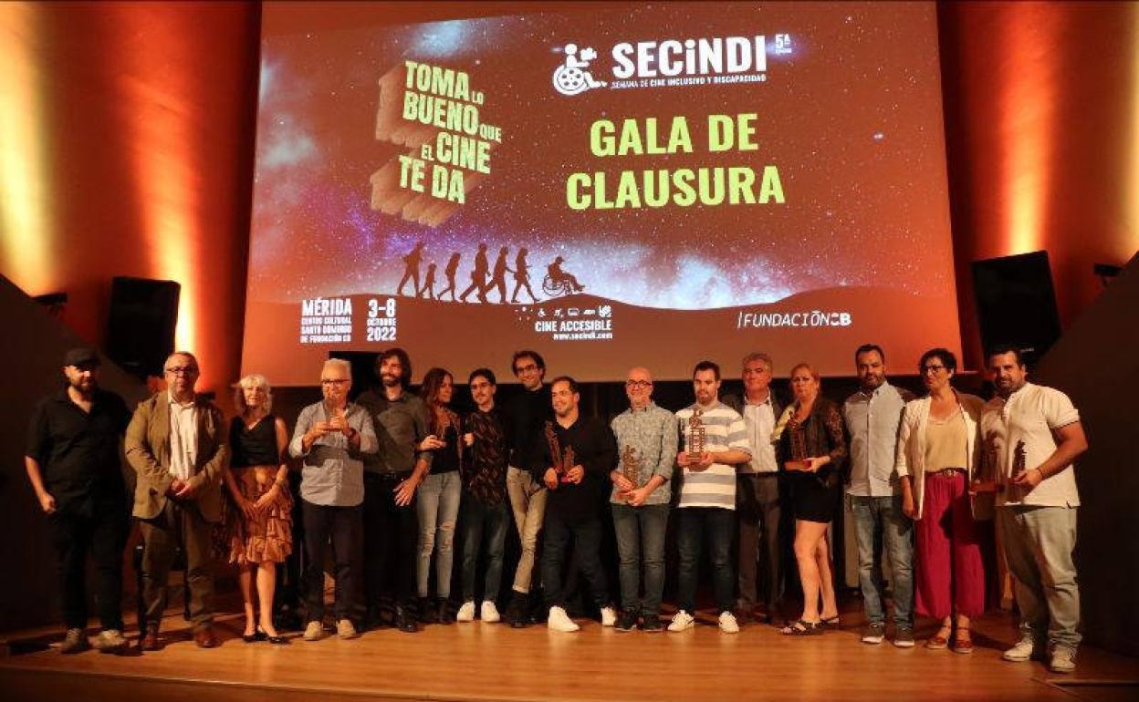 Los premiados durante la clausura 