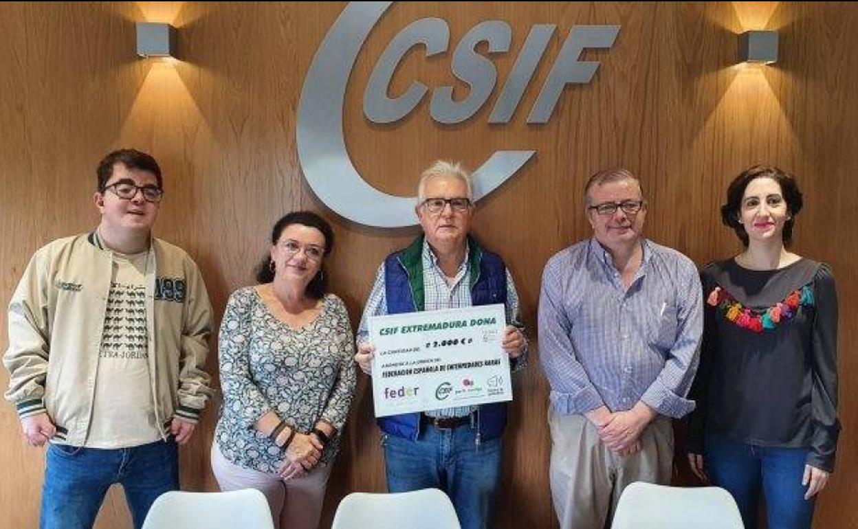 Acto de entrega del cheque 