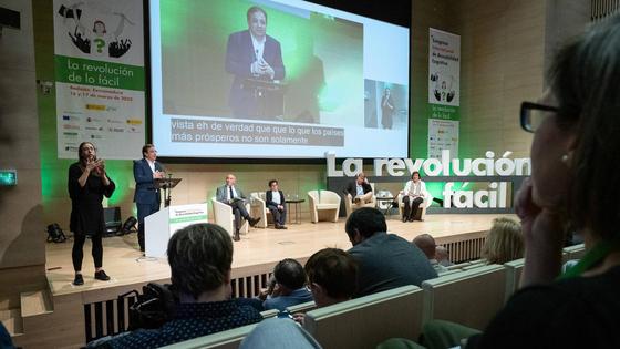 Vara destaca los avances en accesibilidad para comprender mejor a las personas con discapacidad