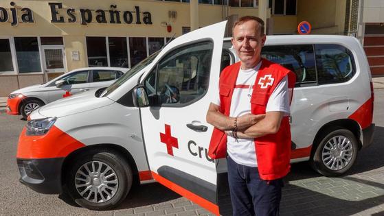 Cruz Roja realizó 320 traslados de personas con problemas de movilidad a los colegios electorales de Extremadura