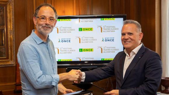 La ONCE y el Festival de Teatro Clásico de Alcántara, unidos para impulsar un teatro accesible e inclusivo