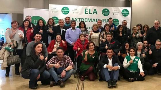 BBVA dona 35.000 euros para la atención terapéutica y familiar de enfermos de ELA en Extremadura