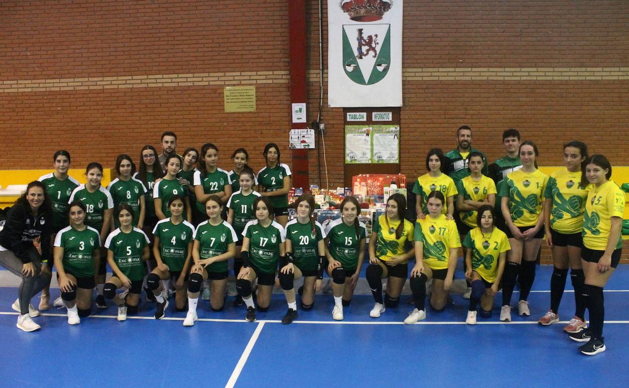 El voleibol logra recaudar alrededor de 100 kilos de alimentos solidarios