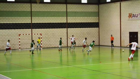 Profesionales con discapacidad limpian y mantienen las instalaciones deportivas de Badajoz