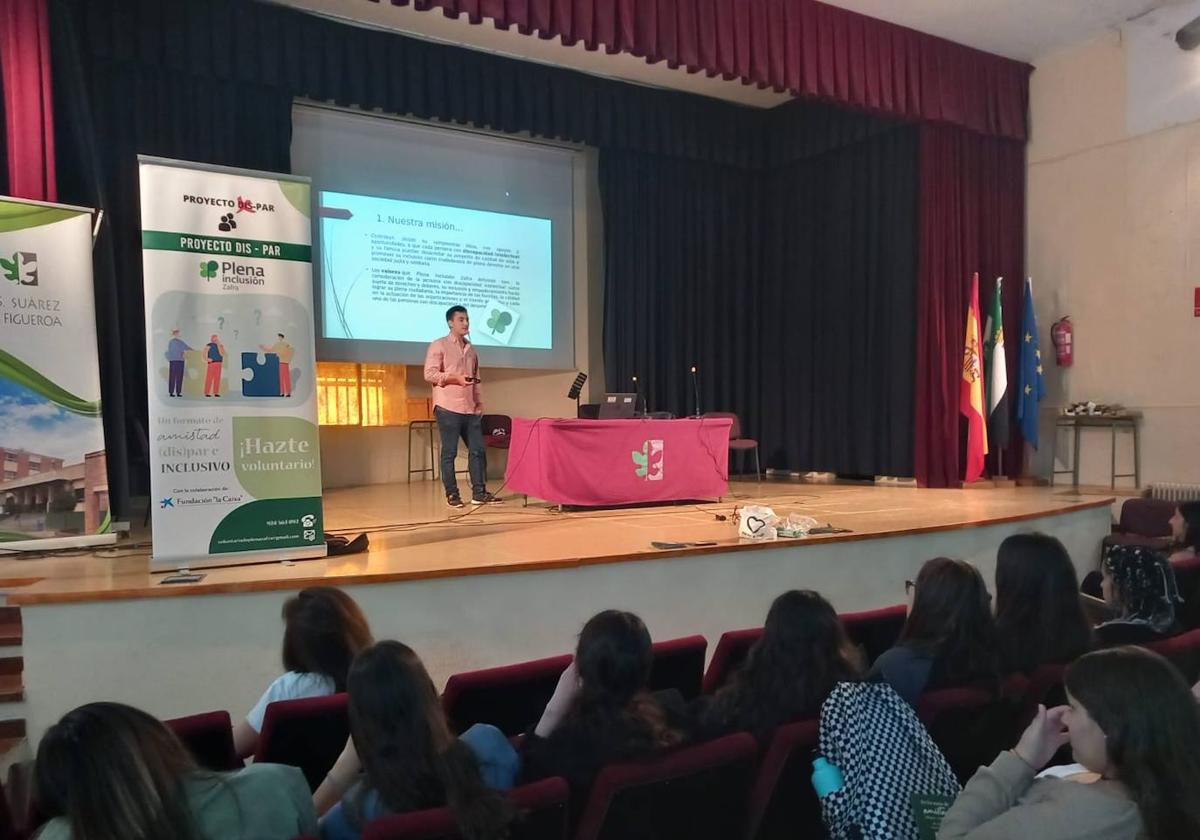 El proyecto 'Dis-Par' conecta a personas con discapacidad con voluntarios zafrenses