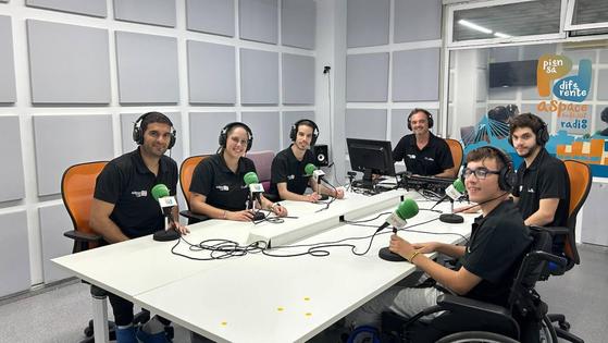 ASPACE Badajoz Radio celebra cinco años de inclusión de personas con discapacidad en el Día Mundial de este medio