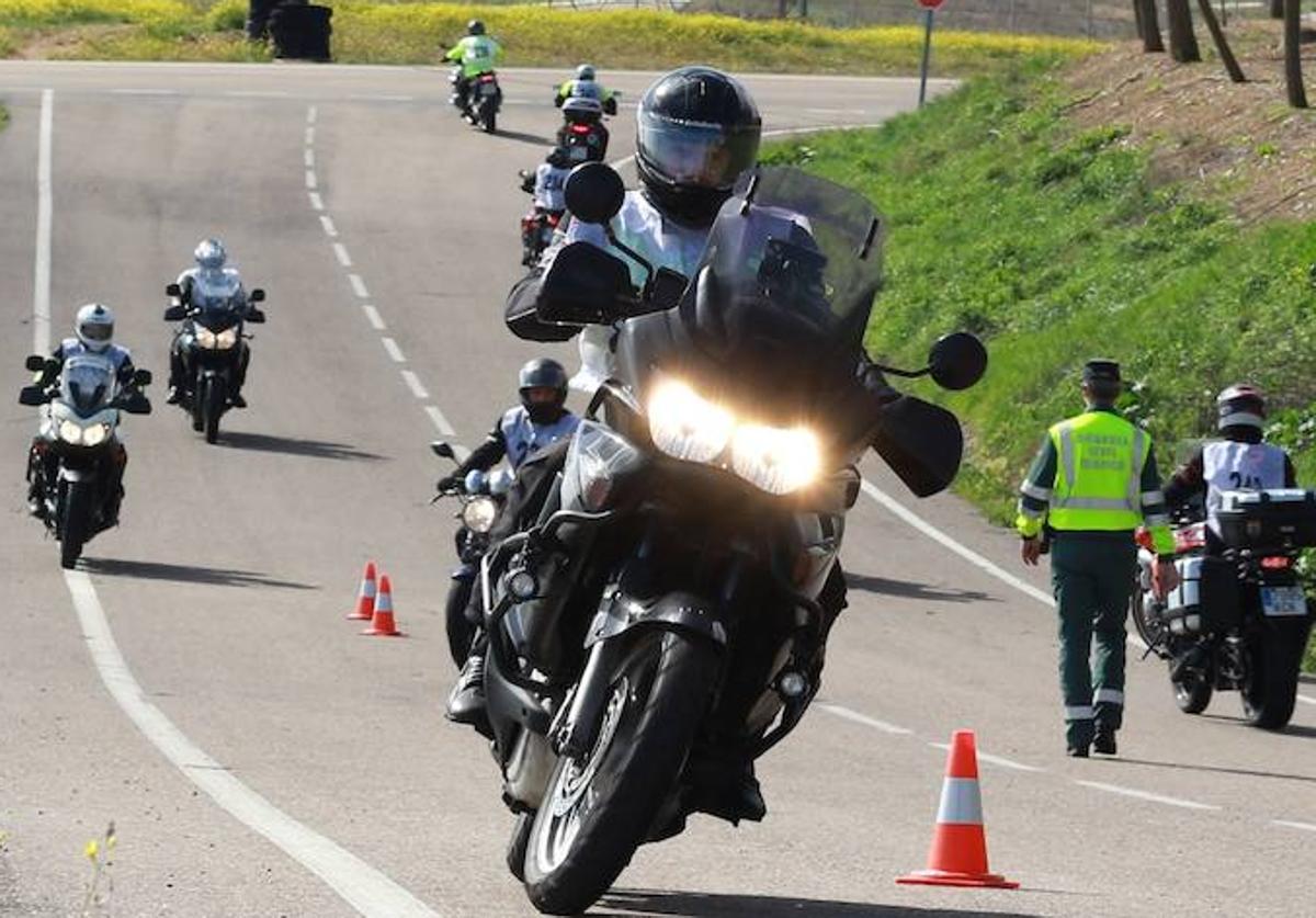 La Escuela de la Agrupación de Tráfico de la Guardia Civil en Mérida celebra mañana un curso benéfico