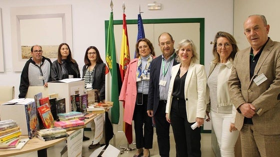 La Campaña del Libro Solidario entrega 354 ejemplares a la prisión de Badajoz y a la sala de lectura de Deleitosa