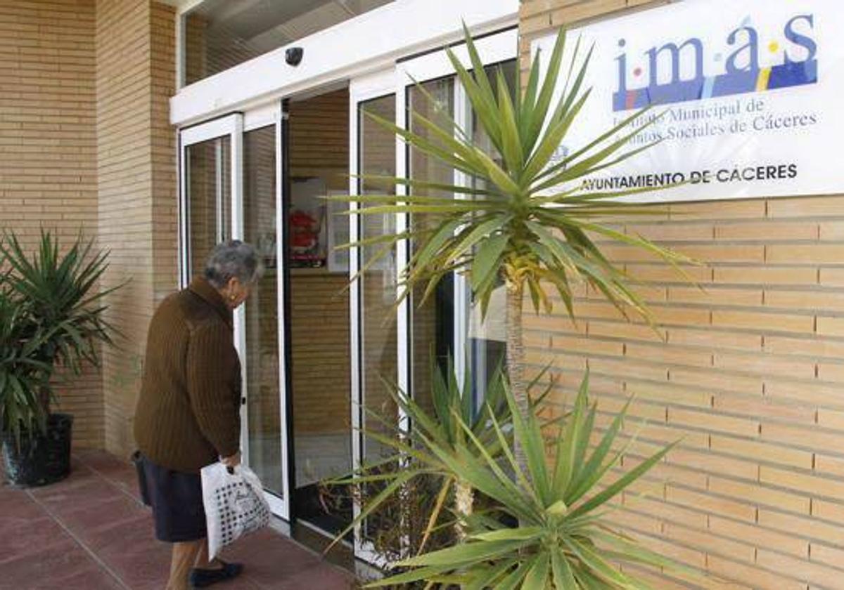 El IMAS de Cáceres reparte 100.000 euros entre 30 entidades sociales para atender a personas vulnerables