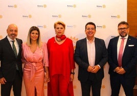 Gran éxito de la cena benéfica de cinco chefs organizada por el Rotary Club Cáceres San Jorge