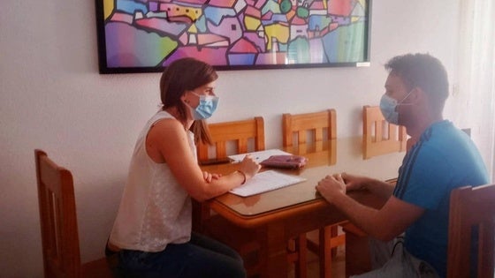 La AECC de Cáceres reforma su piso de acogida para hacerlo más accesible
