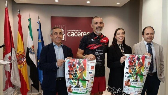 Unos 700 corredores, 80 patines y 100 niños participan este domingo en Cáceres en la IX Carrera Solidaria Kini Carrasco