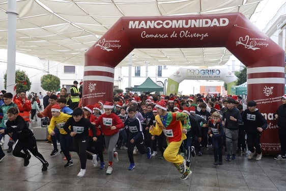 Éxito en la I Carrera Solidaria 'En busca del reno' del instituto