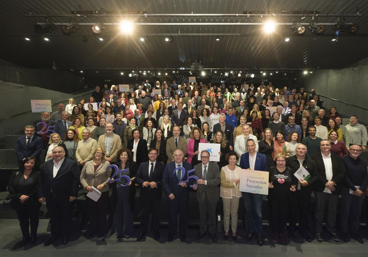 Asistentes a la celebración del 25 aniversario de la Convocatoria de Proyectos Sociales de Fundación 'la Caixa' en Sevilla.