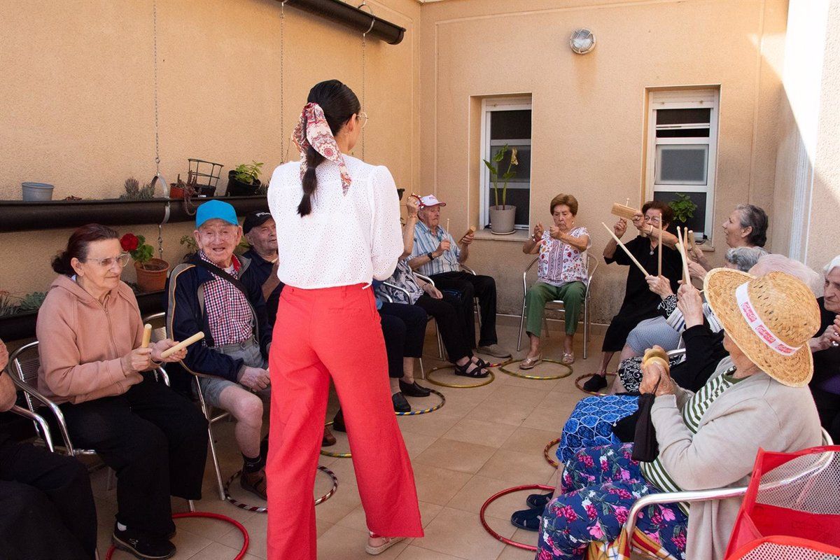La musicoterapia llega a cuatro municipios de la provincia de la mano de la Diputación de Cáceres y la Fundación Atrio