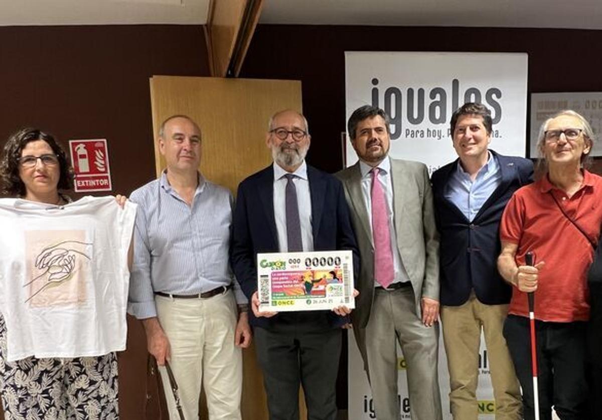 Las personas con sordoceguera de Extremadura reclaman su «lugar» en la sociedad «como unos ciudadanos más»