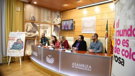 La presidenta de la Asamblea, Blanca Martín, intervino al finalizar el encuentro.