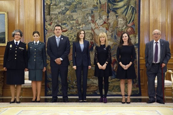 «La Reina está muy informada y comprometida contra la violencia de género»