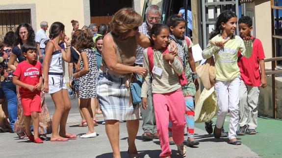 Recogida de niños saharauis procedentes de los campamentos de refugiados de Tinduf.