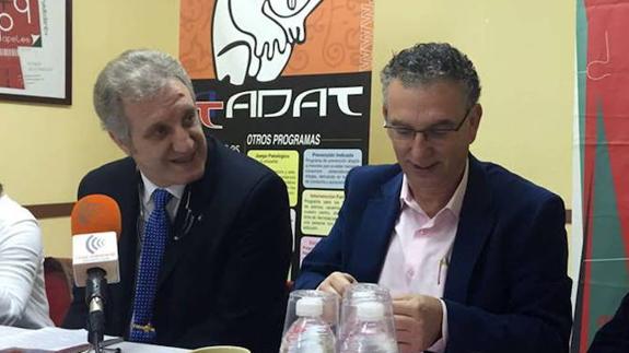 Jesús Vázquez, presidente de ADAT, y José Luis Quintana, alcalde de Don Benito, en un encuentro reciente.
