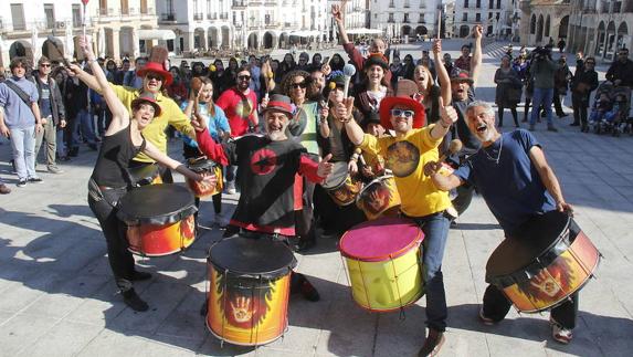 Marcha solidaria celebrada en Cáceres a favor de Cocemfe.