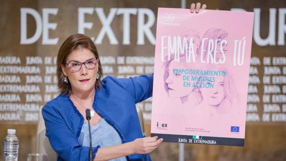 Directora general del IMEX, Elisa Barrientos, durante la presentación del proyecto.