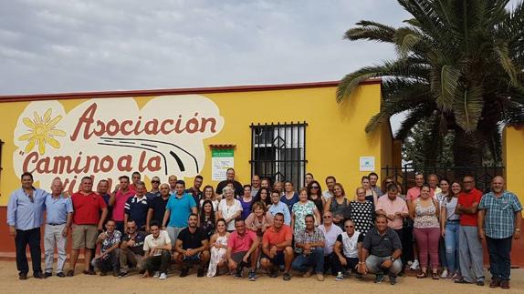 Participantes en la jornada de puertas abiertas de la Asociación Camino a la Vida.