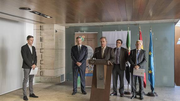 Presentación de la exposición en la Asamblea de Extremadura.
