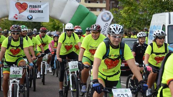 Actividad 'Pedaleando contra la leucemia', en colaboración con la Asociación de Donantes de Médula Ósea.