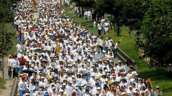 Imagen de archivo de una marcha en el centro de Medellín para exigir la libertad de todos los secuetrados en poder de los grupos armados.