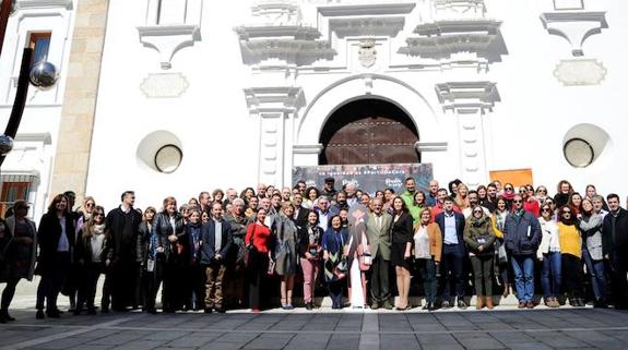 La Asamblea acoge la presentación en Extremadura de la campaña Partir de Cero