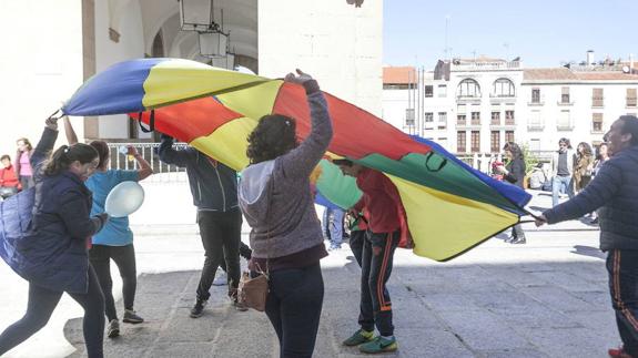 Actividades celebradas en Cáceres con motivo del Día Mundial del Autismo en 2017.