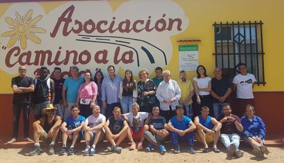 Usuarios y equipo técnico de Camino a la Vida.