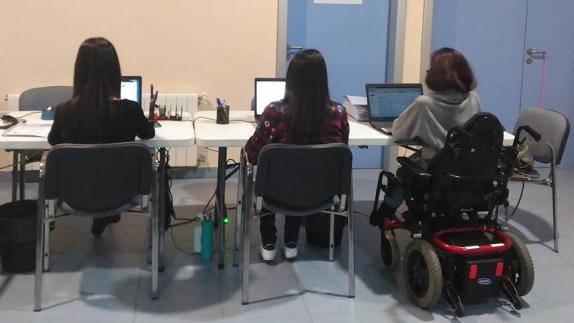 Personas trabajando.