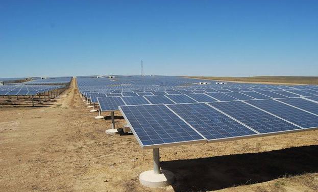 Parque solar fotovoltaico  en el paraje La Magascona, Trujillo