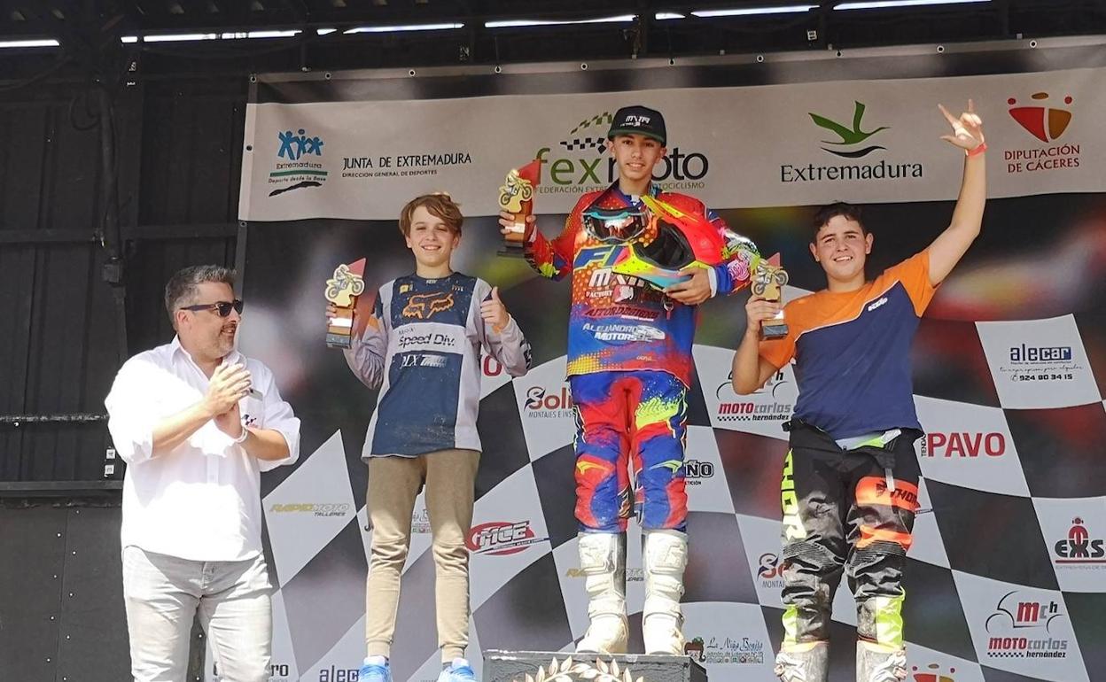 Mario Moreno lidera el campeonato extremeño de Sub 18 de motocross
