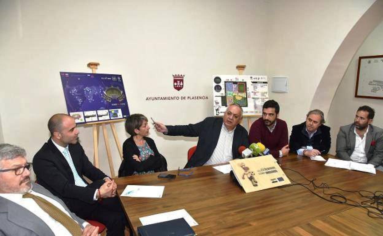 Saucedilla aporta 20 hectáreas y 351.000 euros para un centro de fútbol de alto rendimiento