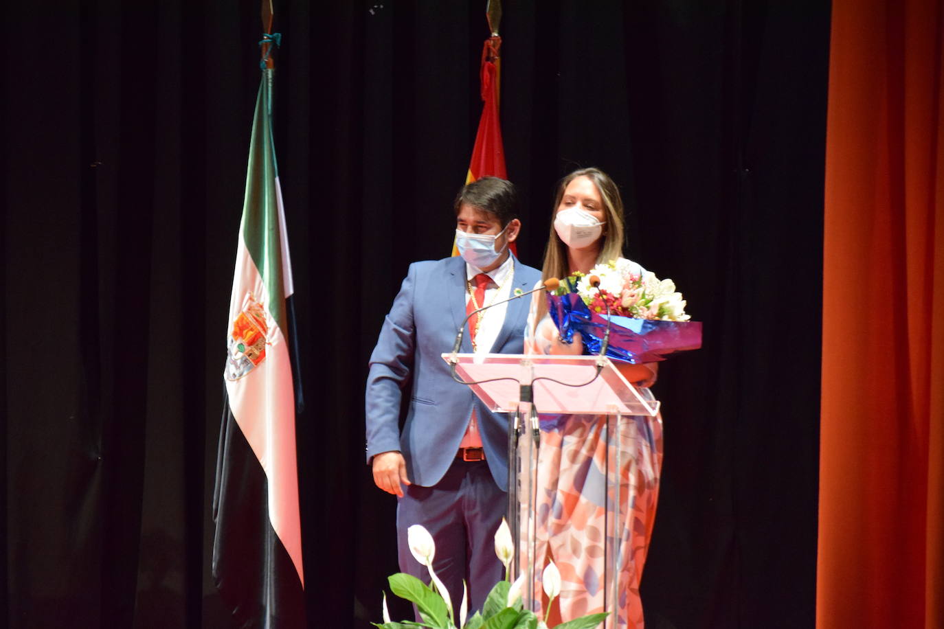 Fotos: FotoGalería Nombramiento oficial del Cronista de Talayuela y Acto homenaje a los alcaldes de la democracia