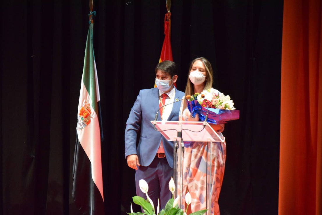 Fotos: FotoGalería Nombramiento oficial del Cronista de Talayuela y Acto homenaje a los alcaldes de la democracia