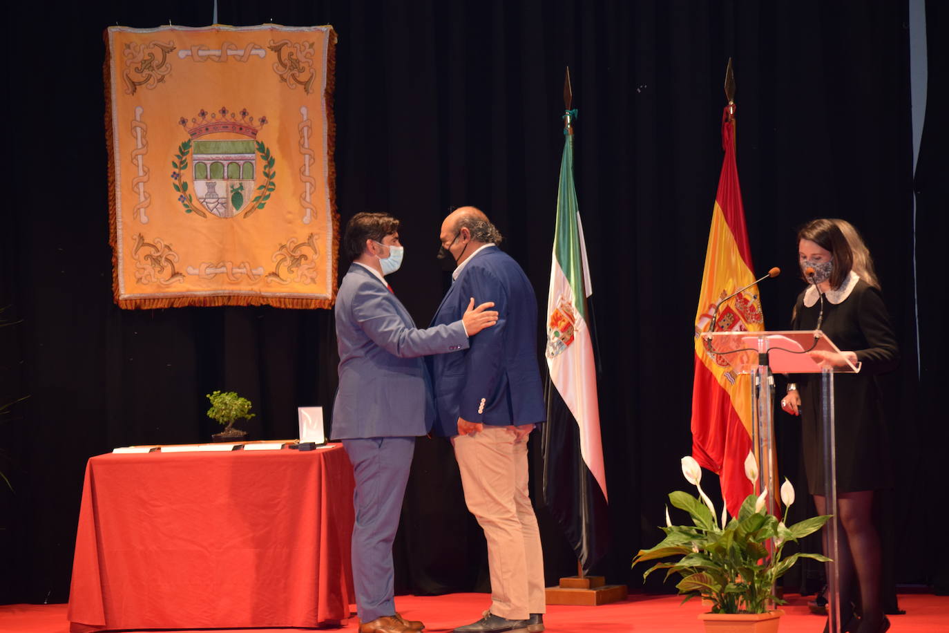 Fotos: FotoGalería Nombramiento oficial del Cronista de Talayuela y Acto homenaje a los alcaldes de la democracia